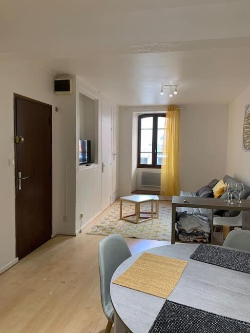 Aubenas : Beau Studio, Proche Du Chateau Eksteriør billede